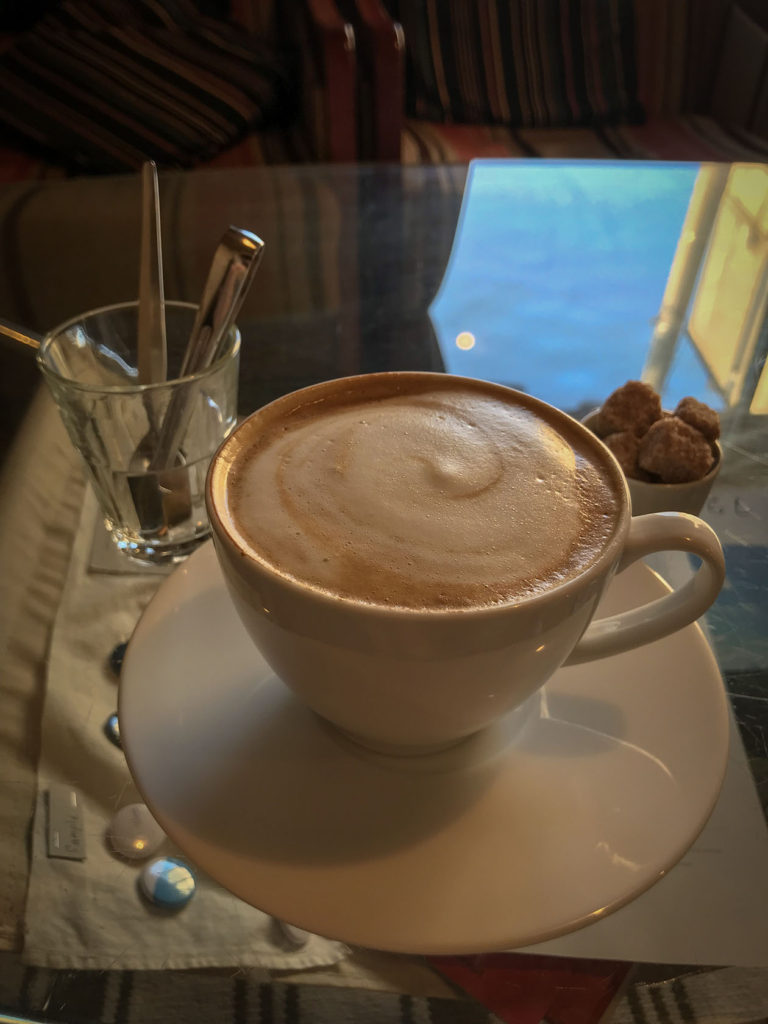 konichiwa cafe Naoshima