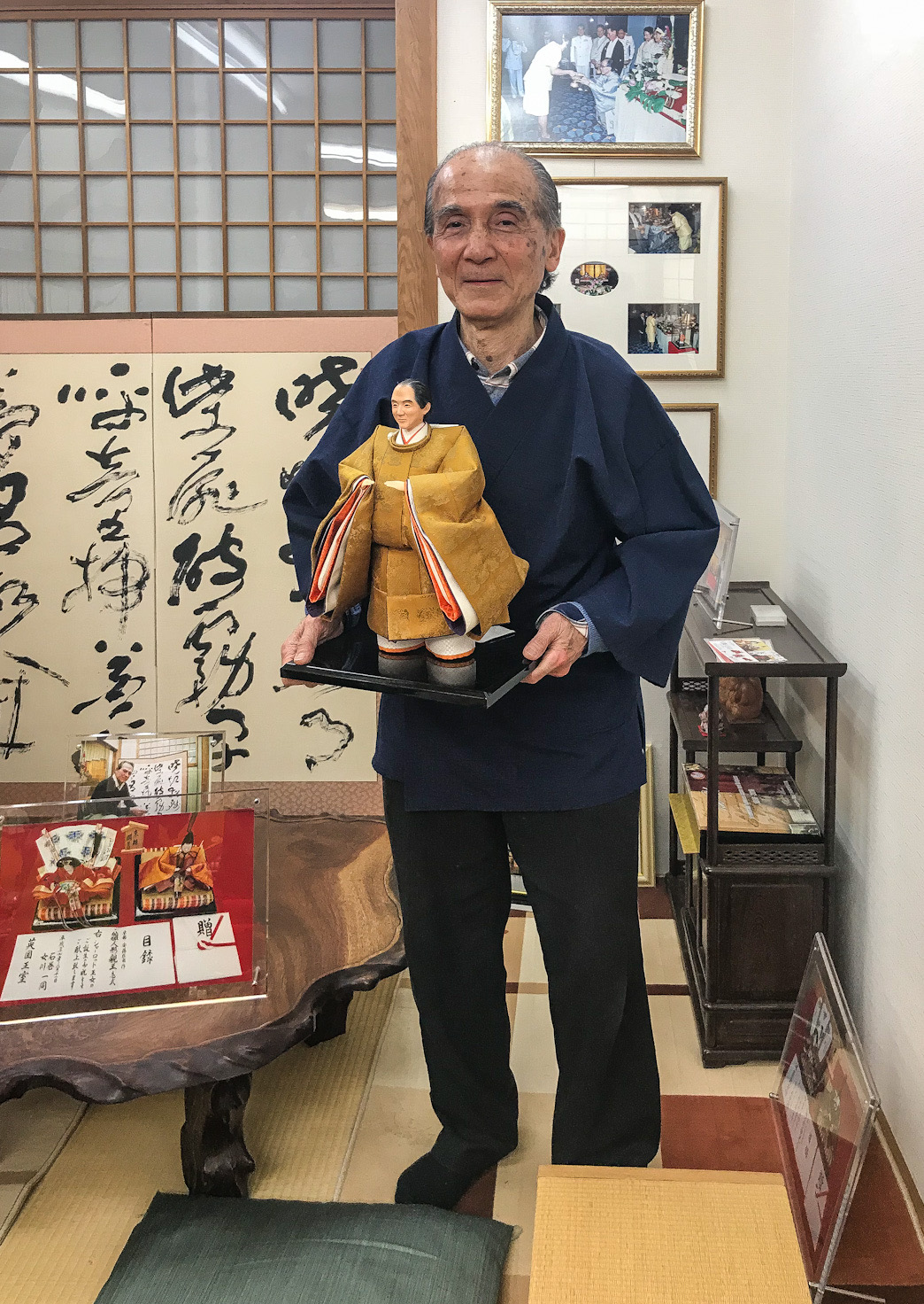 מפעל בובות יפניות