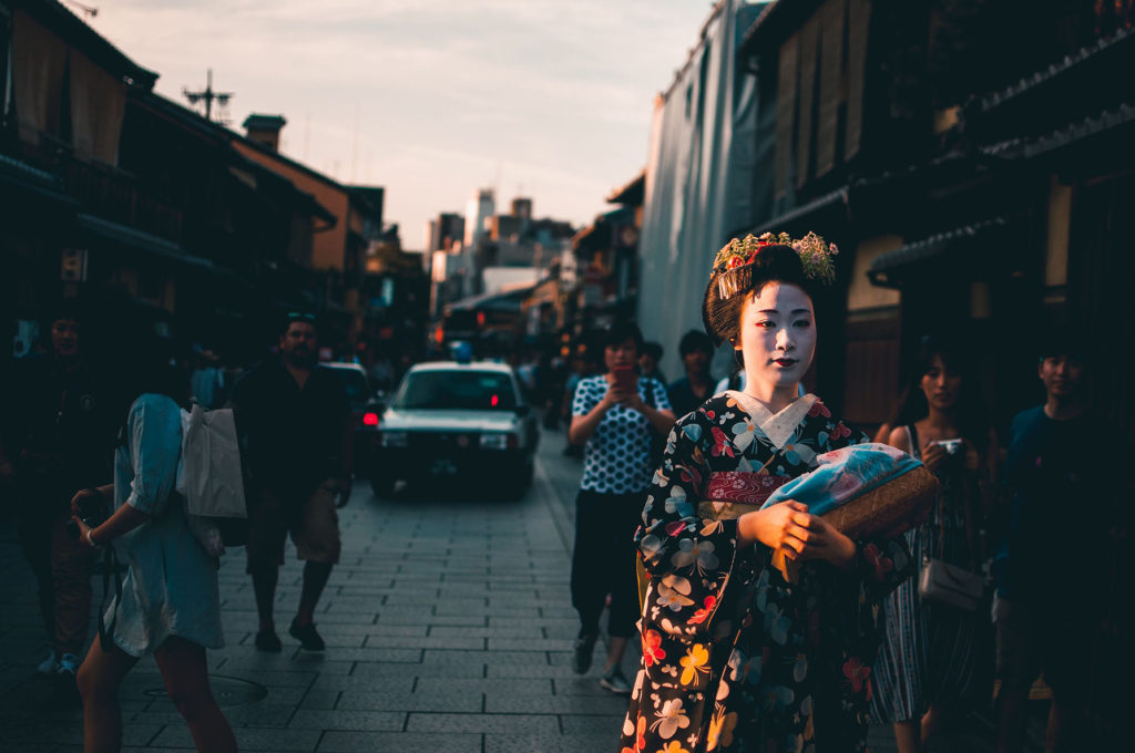 Maiko in Gion